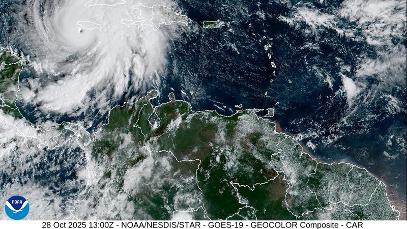 Melissa, uno de los huracanes más potentes de la historia, está a punto de tocar tierra.