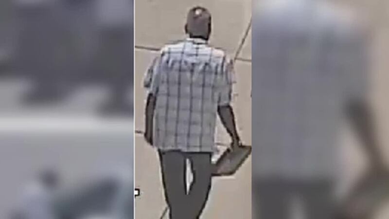 Señor de 85 años le da aventón a desconocido frente a un Costco, pero el acto de buena fe...