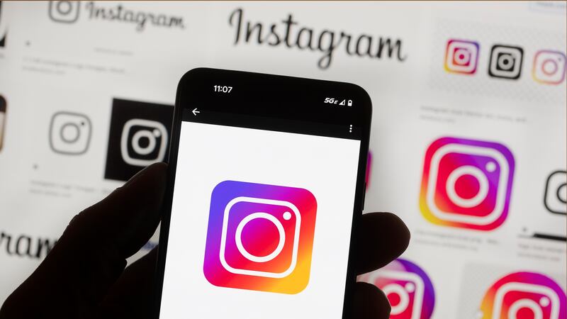 ARCHIVO - El logotipo de Instagram en un teléfono en Boston, el 14 de octubre de 2022. (AP...
