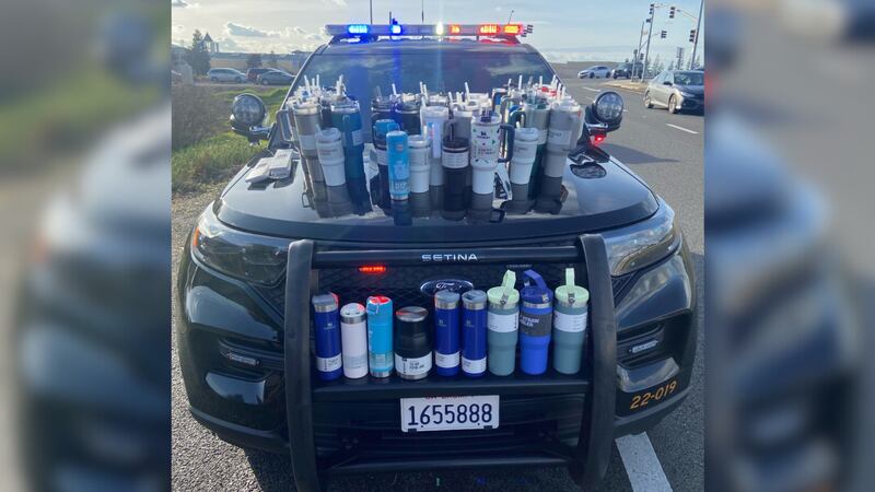 Una mujer en California fue arrestada por robar 65 vasos Stanley valorados en casi 2.500...