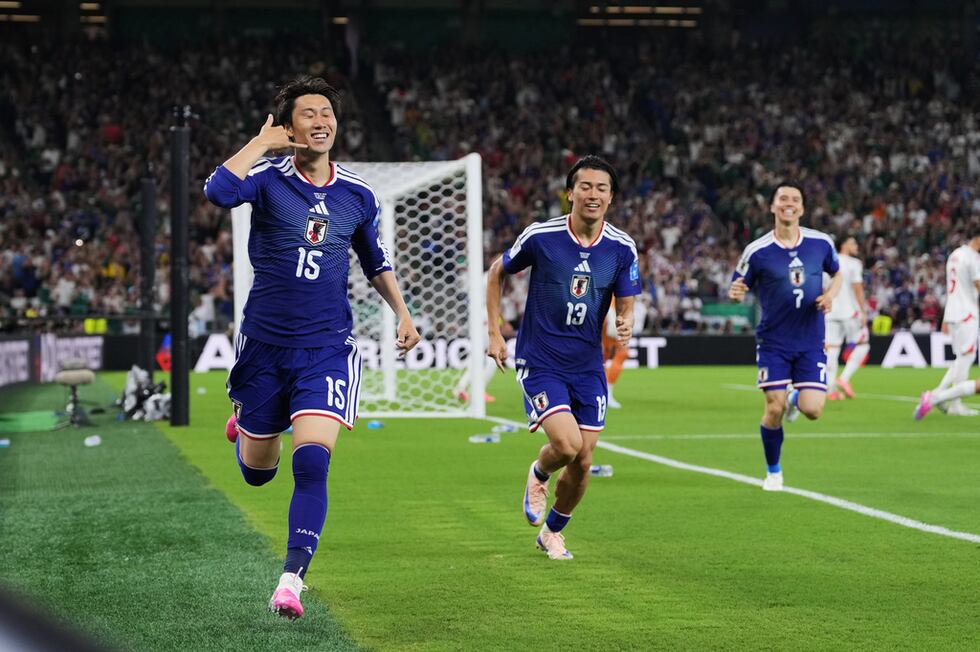 Daichi Kamada (15), de Jaón, celebra luego de marcar ante Túnez en el encuentro 1.000 del...