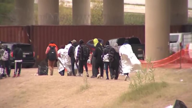 Delito federal penal. Se considera delito menor entrar por primera vez de manera ilegal, pero...