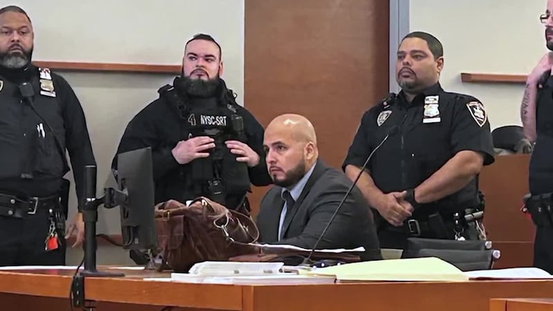 Dejan en libertad a expolicía que fue hallado culpable de homicidio tras lanzarle una heladera...