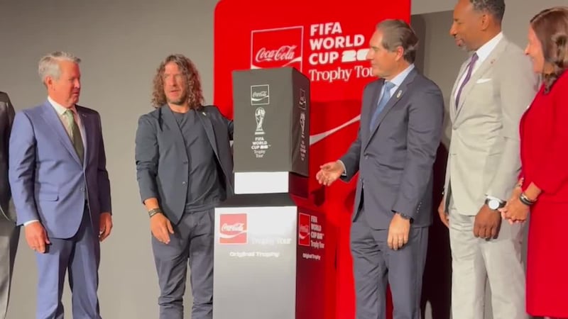 Así se vivió la develación de La Copa del Mundo junto a la estrella Carles Puyol durante su...